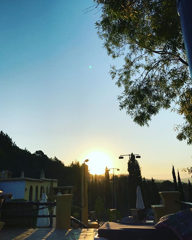 Sunrise & Gratitude #Ibiza #FeelGoodFriday All the Way ! ❤️ #Ibiza #sunrise #gratitude #mornings #sunshine #VitaminD